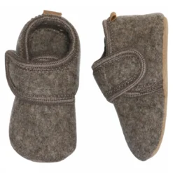 Classic wool slippers