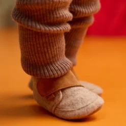 Cosy wool slipper