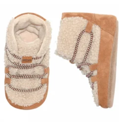 Hiking teddy boots