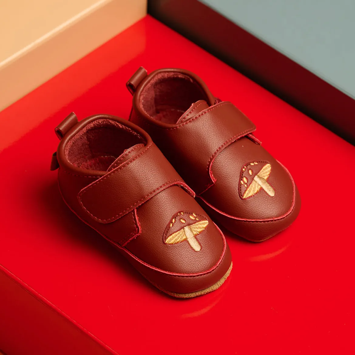 Mushroom leather slipper